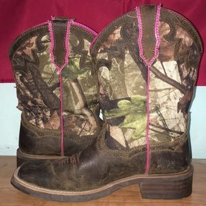 SOLD Camo Ariat Square Toe Boots